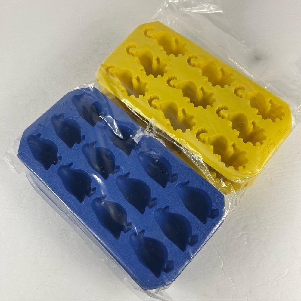 Lot of 4 Yellow Blue seahorses and penguins Animal Silicone Molds ice chocolate